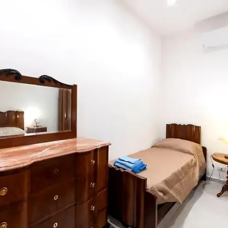 Holiday home Casa Desy Trapani